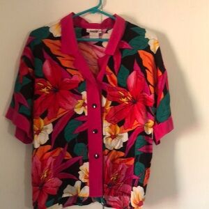 Woman’s VTG Y2k Floral Button-Up Shirt with Pink and Orange Flowers